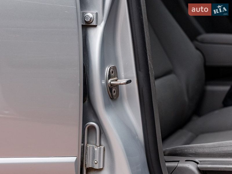 Універсал Audi A4 2001 в Бару