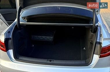 Седан Audi A4 2018 в Тернополі