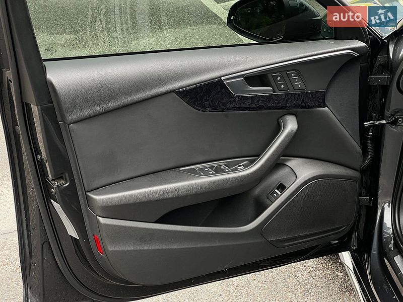 Седан Audi A4 2019 в Києві