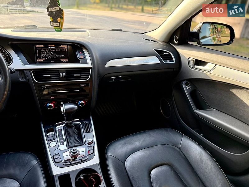 Седан Audi A4 2015 в Львове