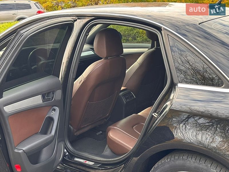 Седан Audi A4 2015 в Хмельницькому