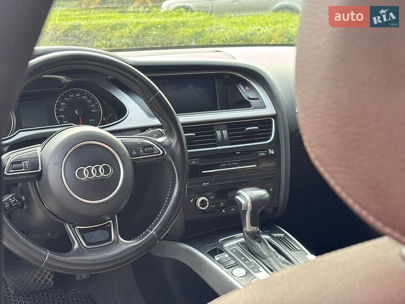 Седан Audi A4 2015 в Хмельницькому