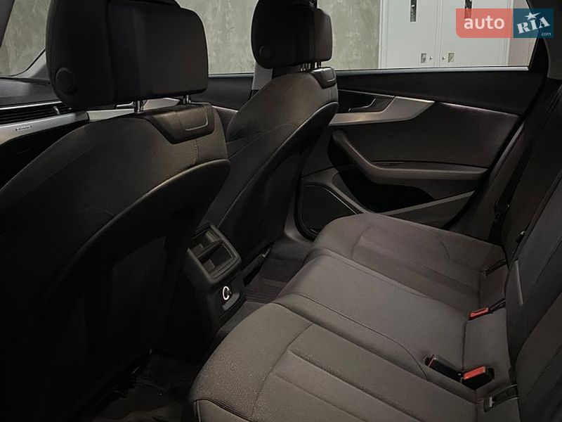 Седан Audi A4 2019 в Києві