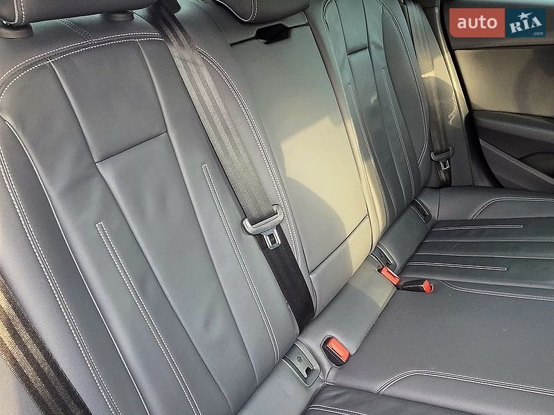 Седан Audi A4 2021 в Гостомеле