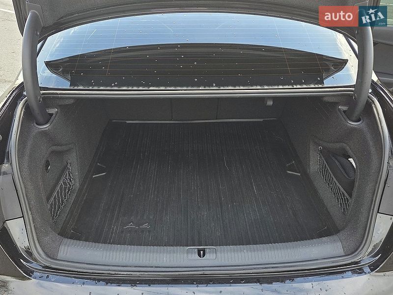 Седан Audi A4 2021 в Гостомеле