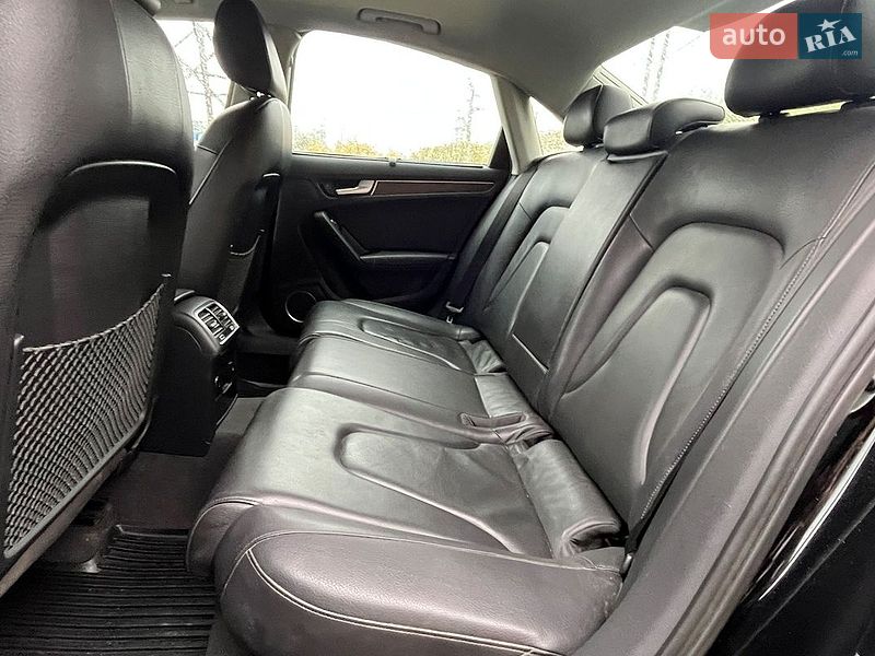 Седан Audi A4 2013 в Стрию