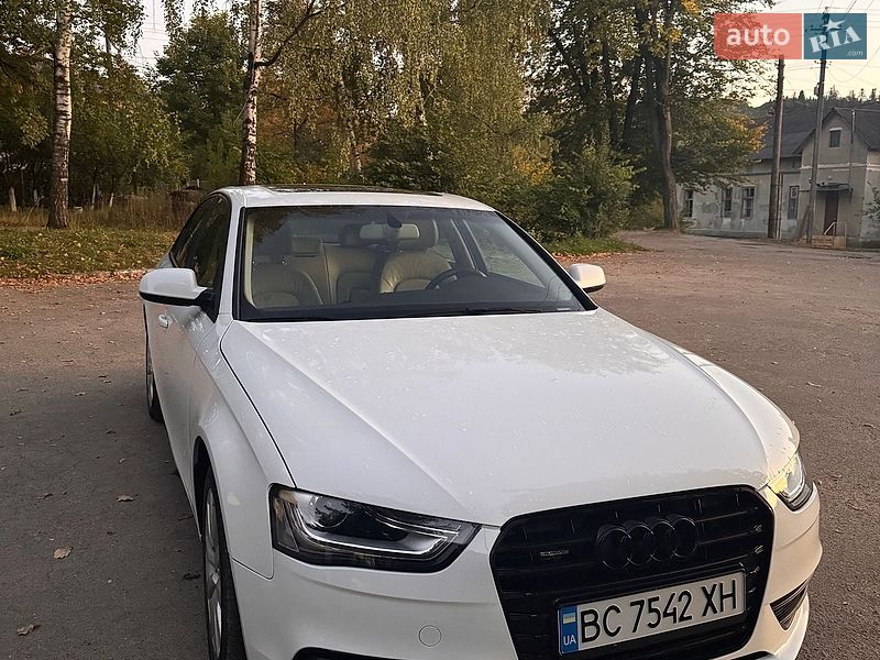 Седан Audi A4 2014 в Хирові