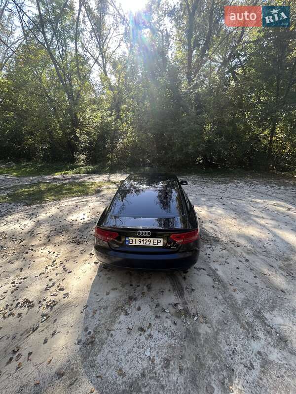 Купе Audi A5 2010 в Карловке