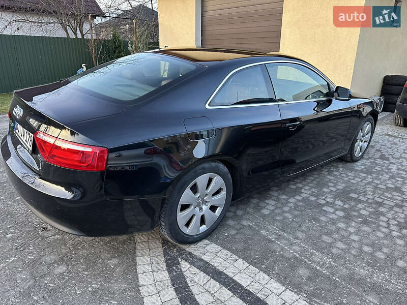 Купе Audi A5 2009 в Вараше