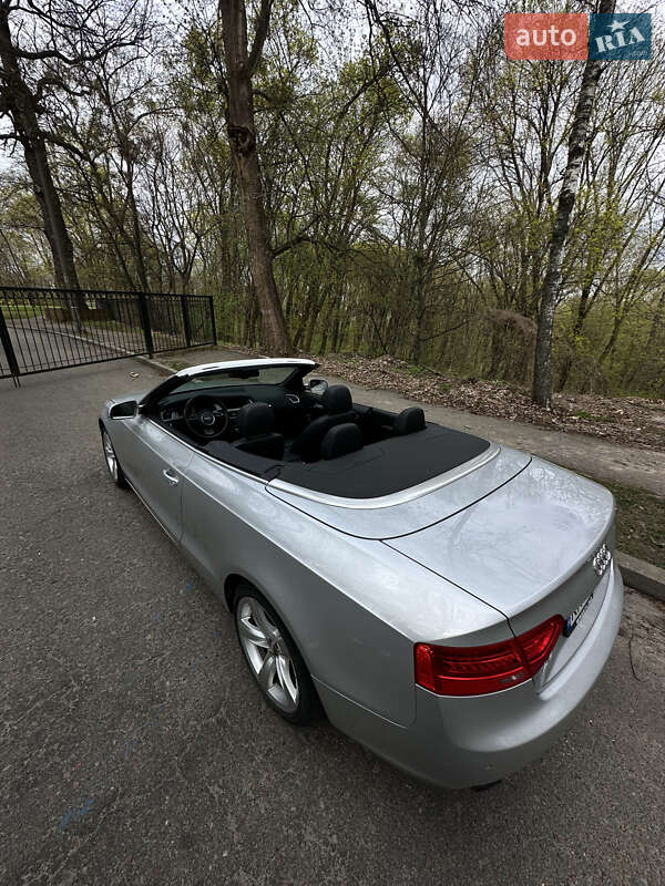 Кабриолет Audi A5 2013 в Киеве