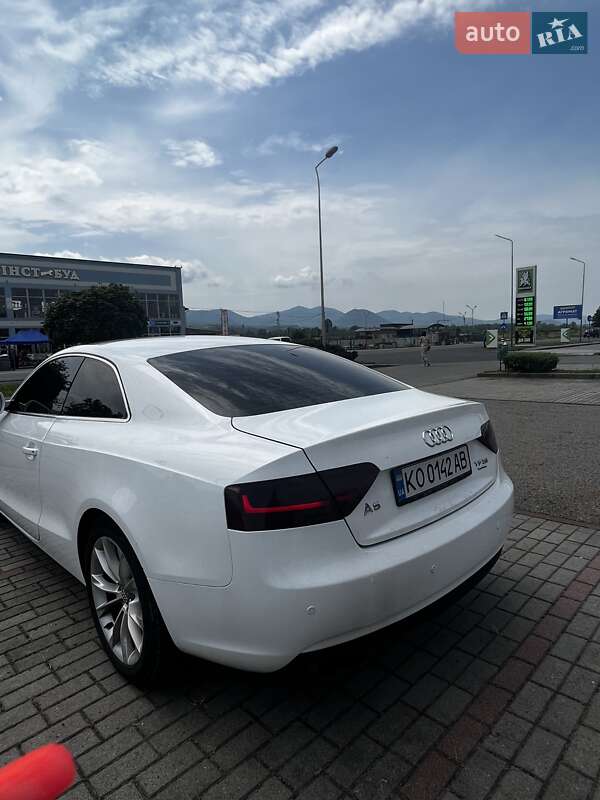 Купе Audi A5 2011 в Тячеве