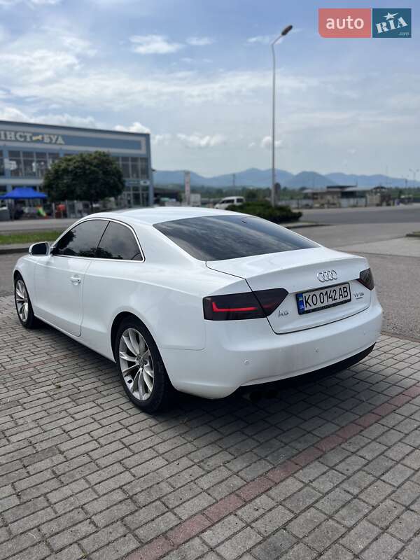 Купе Audi A5 2011 в Тячеві