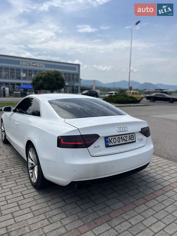 Купе Audi A5 2011 в Тячеві