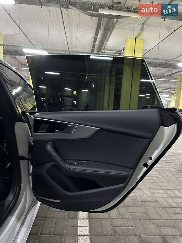 Лифтбек Audi A5 2022 в Киеве