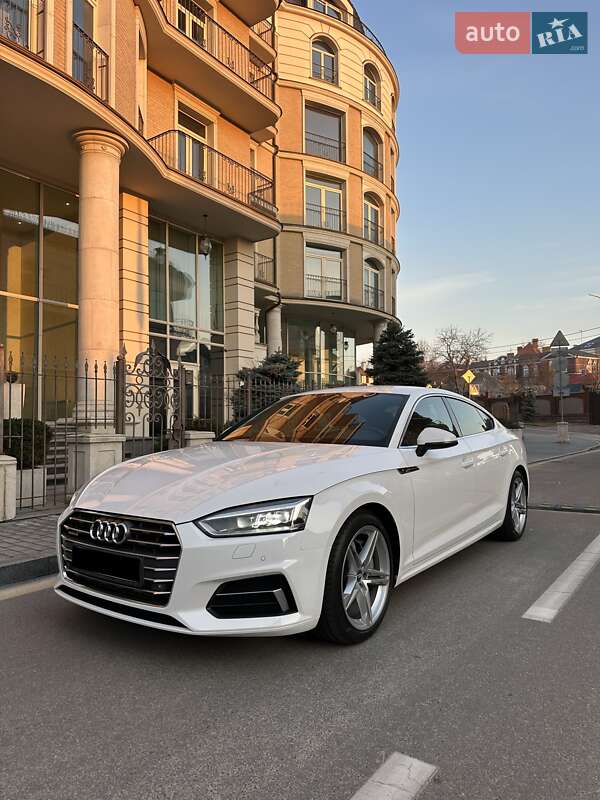 Купе Audi A5 2017 в 
