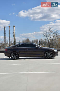 Купе Audi A5 2010 в 