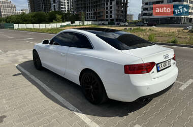Купе Audi A5 2011 в 
