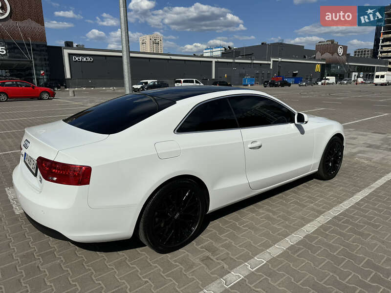 Купе Audi A5 2011 в Киеве