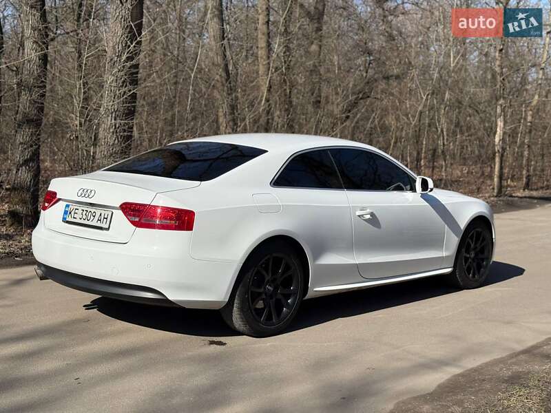 Купе Audi A5 2010 в Днепре