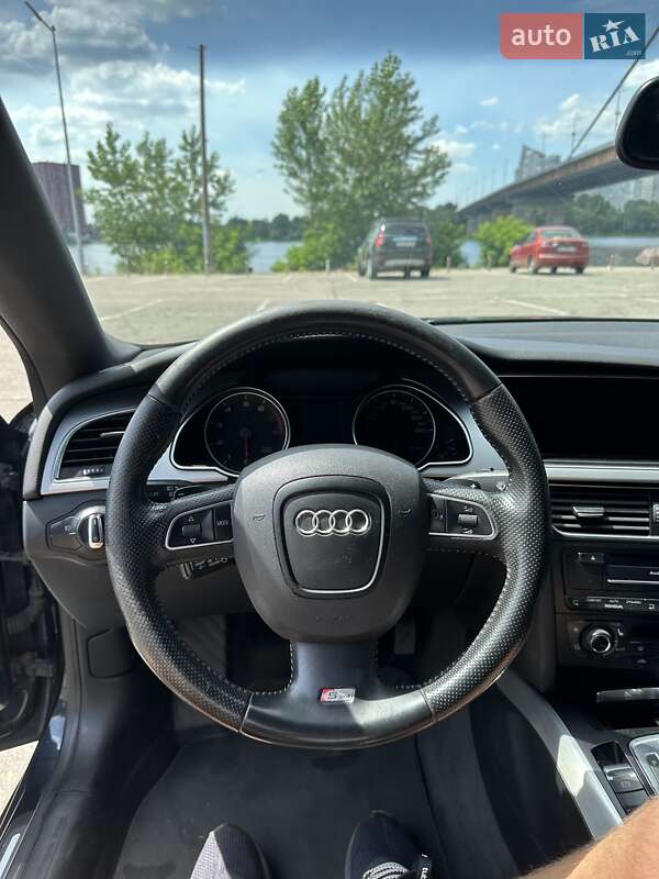 Купе Audi A5 2012 в Києві