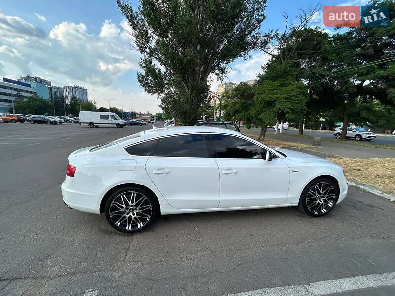 Купе Audi A5 2010 в 