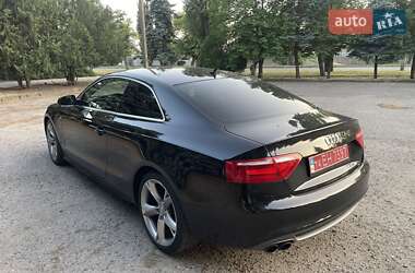 Купе Audi A5 2011 в 