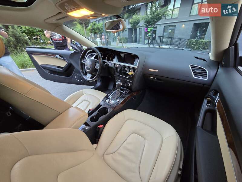 Купе Audi A5 2012 в Львове