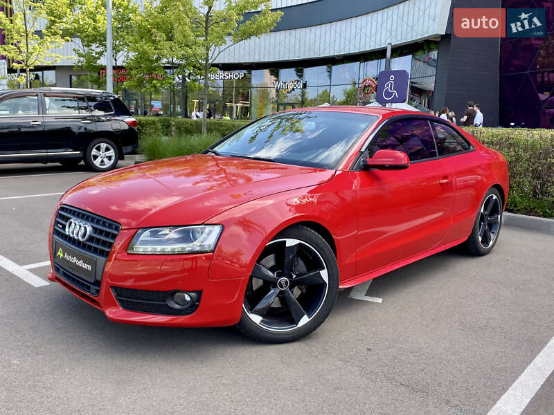 Купе Audi A5 2010 в 