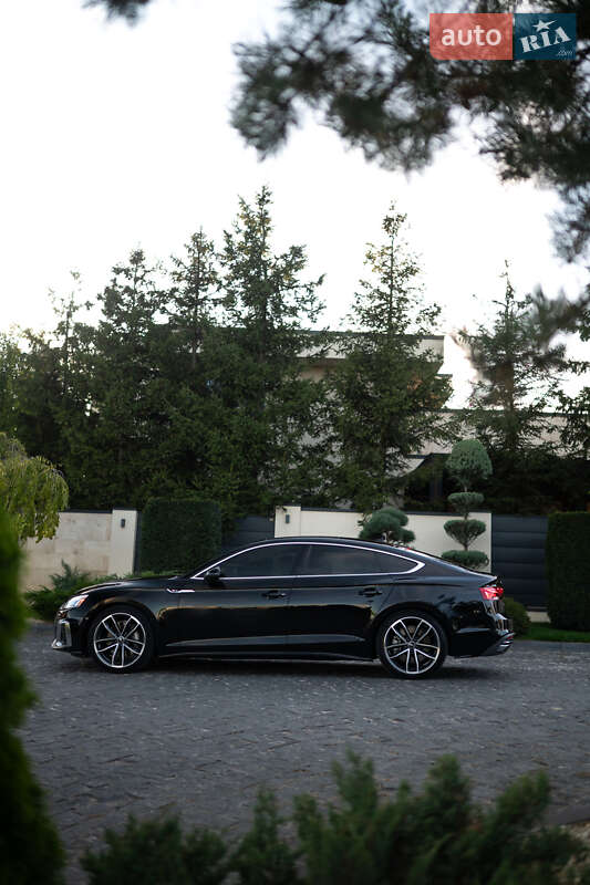 Лифтбек Audi A5 2022 в Львове