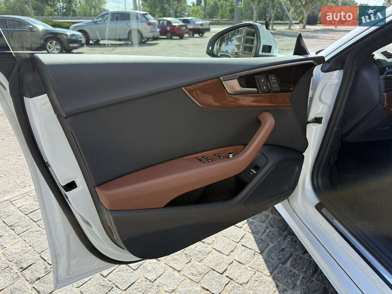 Лифтбек Audi A5 2022 в Днепре