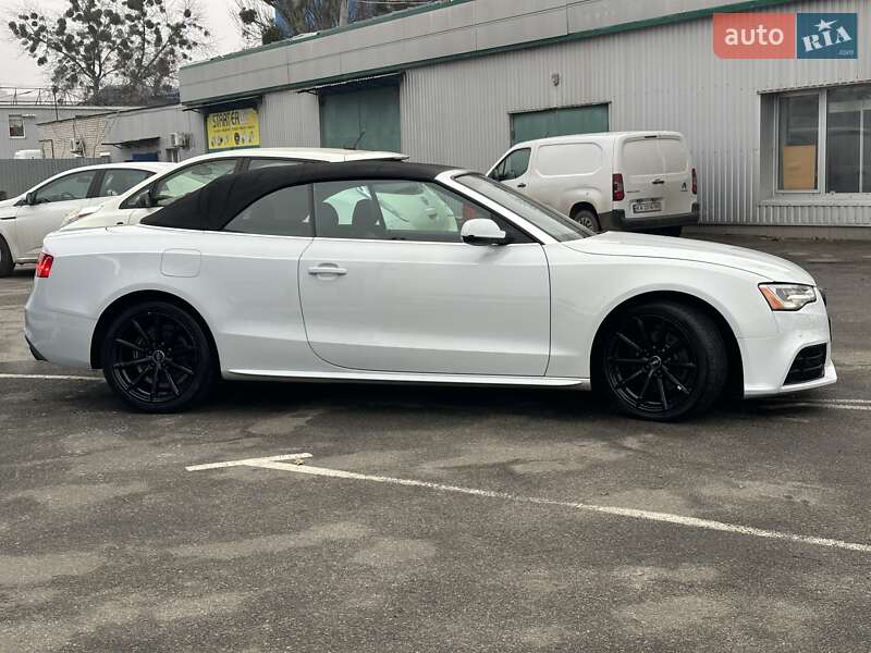 Кабриолет Audi A5 2015 в Киеве