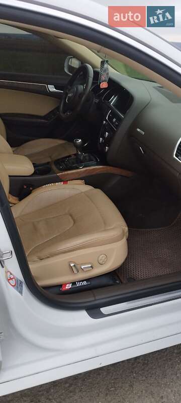 Купе Audi A5 2012 в Раздельной