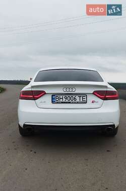 Купе Audi A5 2012 в Раздельной