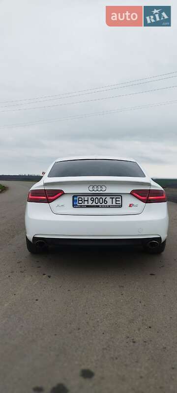 Купе Audi A5 2012 в Раздельной