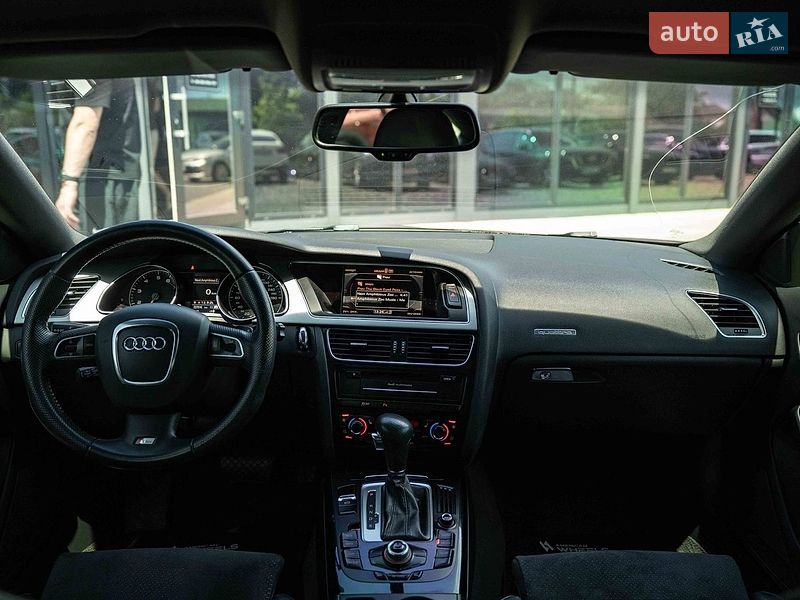 Купе Audi A5 2011 в Черновцах