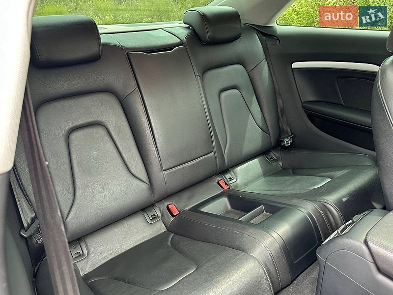 Купе Audi A5 2013 в Чернівцях