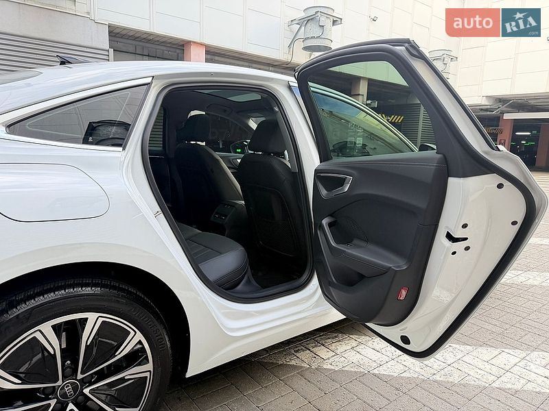 Лифтбек Audi A5 2025 в Киеве