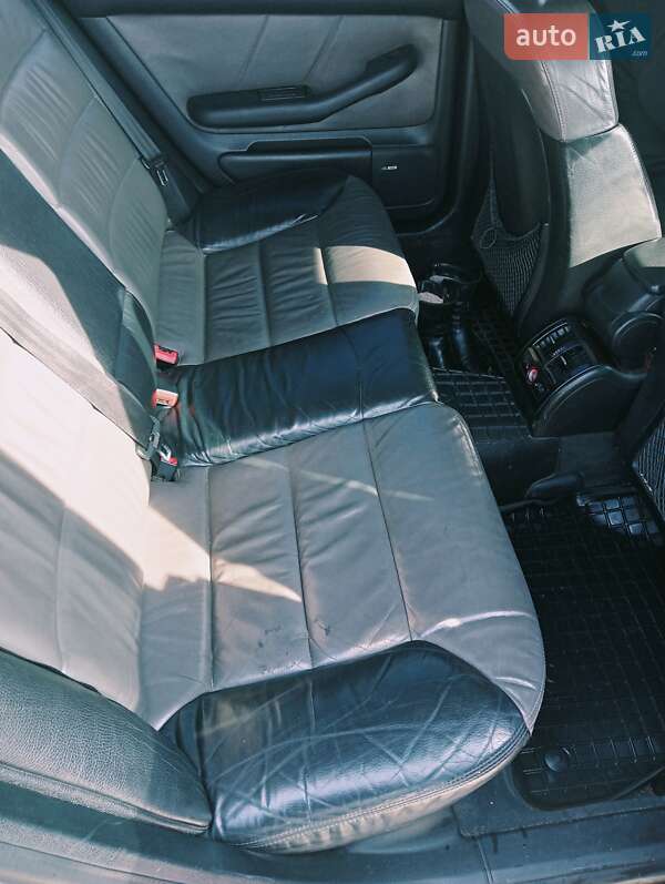 Универсал Audi A6 Allroad 2001 в Хотине
