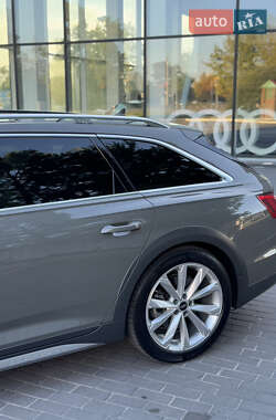 Универсал Audi A6 Allroad 2022 в 
