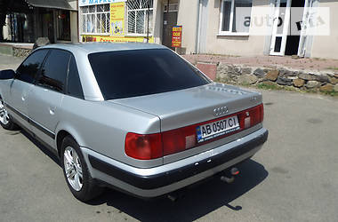 Седан Audi A6 1993 в Виннице