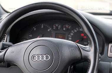 Седан Audi A6 2001 в 