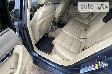 Седан Audi A6 2004 в 