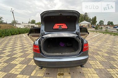 Седан Audi A6 2004 в 