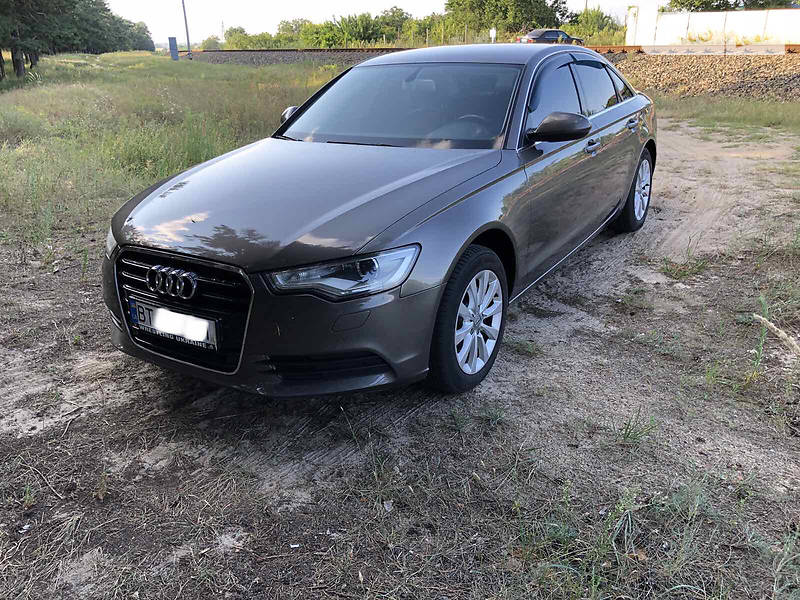 Седан Audi A6 2011 в Новой Каховке