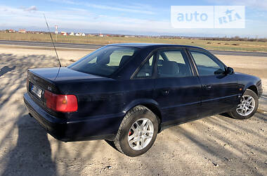 Седан Audi A6 1994 в Чорткові