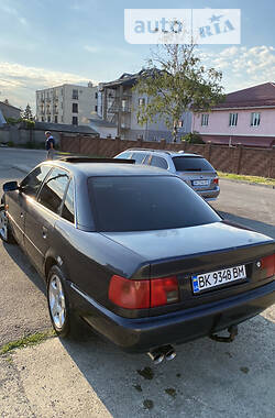 Седан Audi A6 1994 в Ровно