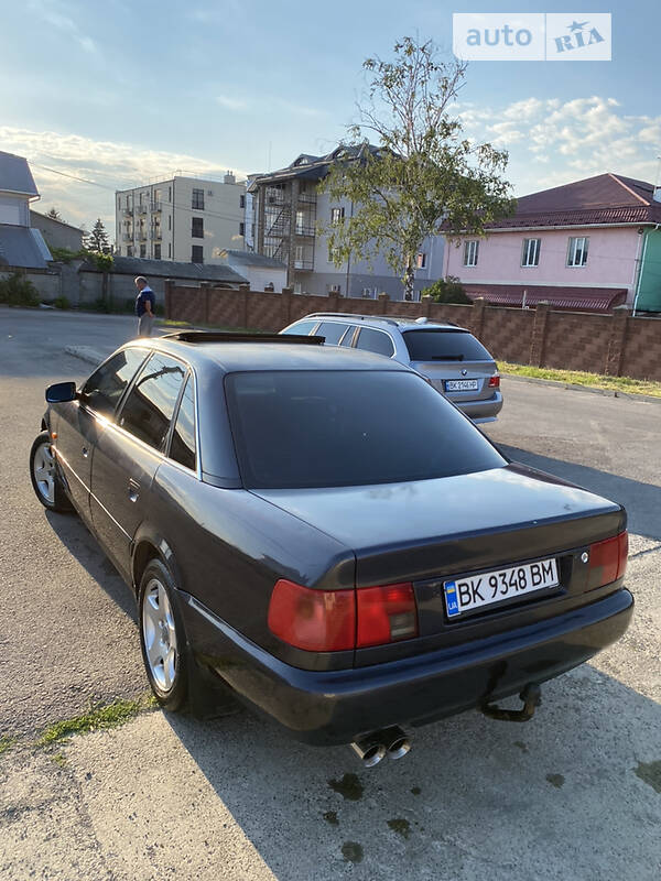Седан Audi A6 1994 в Ровно