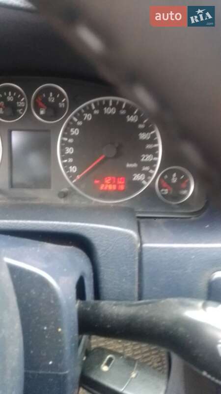 Седан Audi A6 2001 в 