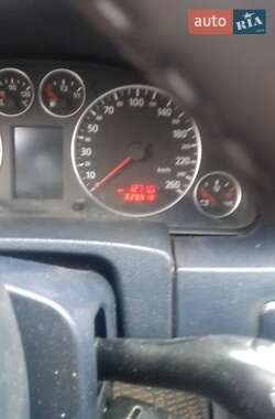 Седан Audi A6 2001 в 
