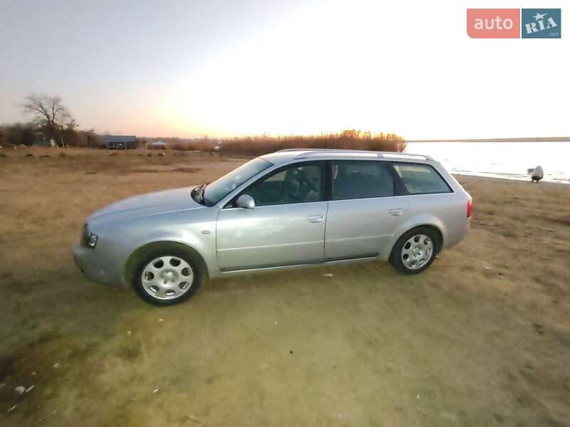Универсал Audi A6 2001 в Раздельной